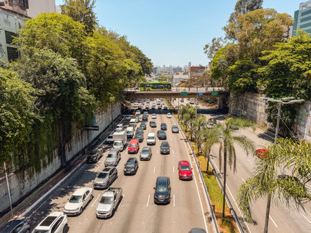 Highway traffic in the center of SÃ£o Paulo. Liberdade, Sao Paulo, Brazil. November 11, 2025.のeditorial素材