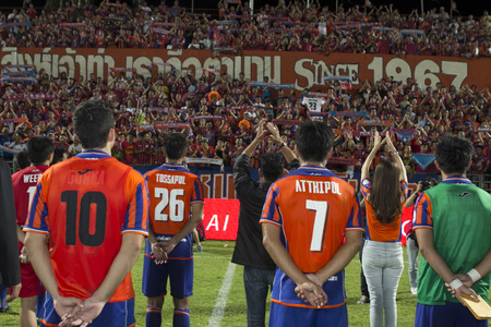 BANGKOK,THAILAND:AUGUST;2015:Cheering team of Port FC in football Thai Premier League between between PORT FC and BEC-Tero sasana at PAT Stadium on AUGUST 9,2015inThailand.のeditorial素材