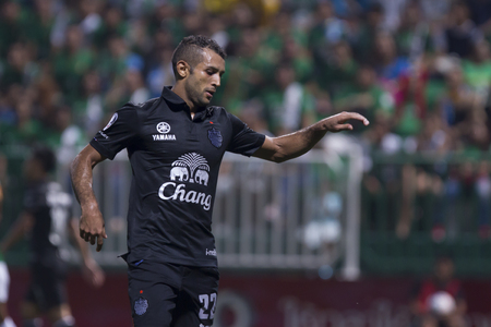 BANGKOK,THAILAND:August 2015:Gilberto Macedo Da Macena of Buriram UTD during football Chang FA Cup round of 16 teams between BANGKOK GLASS FC and BURIRAM UNITED at LEO Stadium on August,12,2015inThailand.のeditorial素材