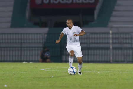 BANGKOK,THAILAND:APRIL;2016:Adun Laso of Buriram during football Toyota League cup between Army FC and BURIRAM UTD. , at Army Stadium on April 10,2016:Thailand.のeditorial素材