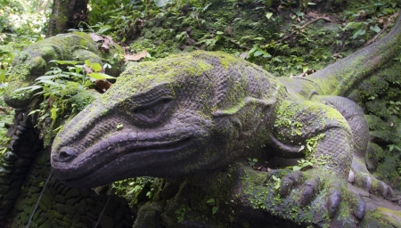 lizards statues in Monkey Temple Ubud Bali