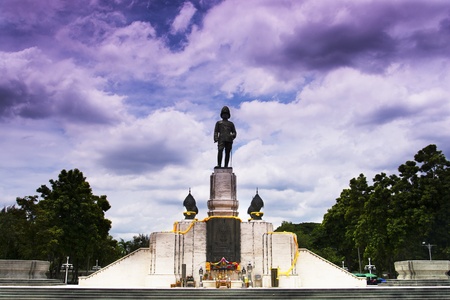 The statue of king Rama IV og Thailand in Bangkokのeditorial素材