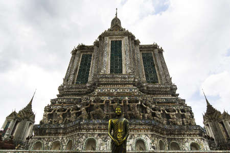 The temple of wat Arun in Bangkok Thailand
の写真素材