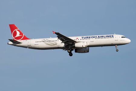 ISTANBUL / TURKEY - MARCH 28, 2019: Turkish Airlines Airbus A321 TC-JRM passenger plane landing at Istanbul Ataturk Airportのeditorial素材