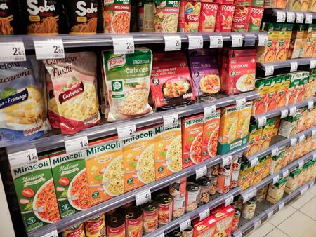 Charleroi, Belgium - December 28 2019: Prepared pasta in a grocery storeのeditorial素材