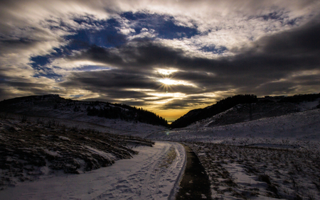 The off into the sunsetの写真素材