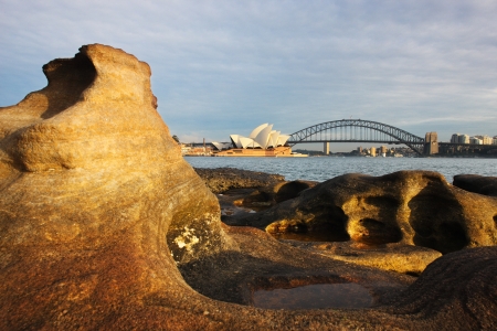 Sydney Harbour View from Mrs  Macquaries Point, showing Harbour Bridge and Sydney Opera Houseのeditorial素材