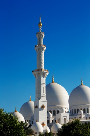 Area of the Sheikh Zayed Grand Mosque, Abu Dhabi, UAE is 22,412 square meters  The 4 minarets are 107 meters high and 82 domes of varying heightsの写真素材