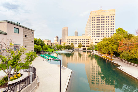 Downtown of Indianapolis by Indiana Central Canal, Indiana, USAのeditorial素材