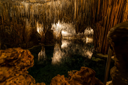 amazing photos of Drach Caves in Mallorca, Spain, Europe
