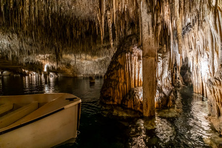 amazing photos of Drach Caves in Mallorca, Spain, Europeの写真素材