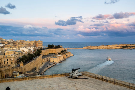 Seafront, amazing view of historic La Valletta with Lower Barrakka gardens, taken from Upper Barrakka garden, capital city, Maltaの写真素材
