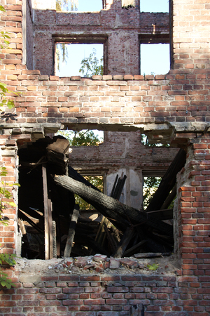 an abandoned house on a Sunny dayの写真素材