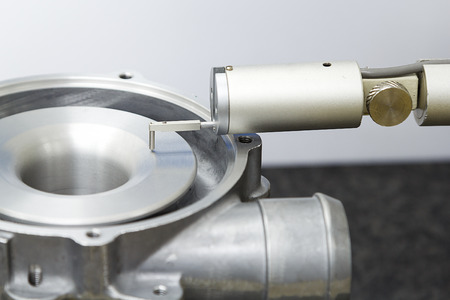 operator inspection turbo surface roughness by roughness tester_002