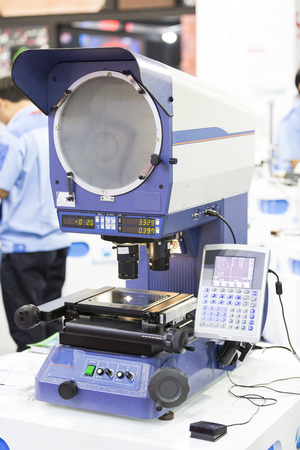 inspection precision automotive parts by profile checking machineの写真素材