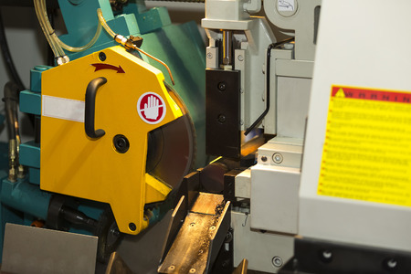 band saw cutting tool steel bar by automatic feed