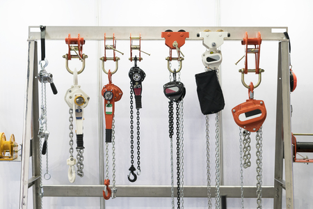 industrial chain hoist for reduce working load and lifting heavy object, mechanical hoist, gear hoist for one man operation with heavy weight mold and die の写真素材