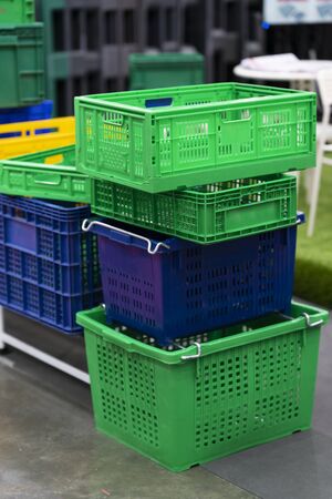 Paper box and impact protection partition, fome buble, Automatic packing machine with plastic bag...