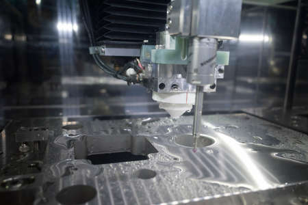 operator inspection high precision part by automate vision system
