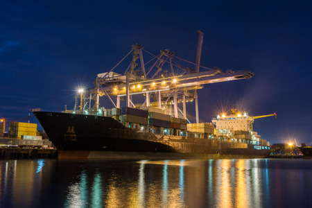 Trade asia port while load the job of Thailandのeditorial素材