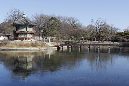 Gyeongbok palace lake and reflective with landmark building historic tourism in Koreaのeditorial素材