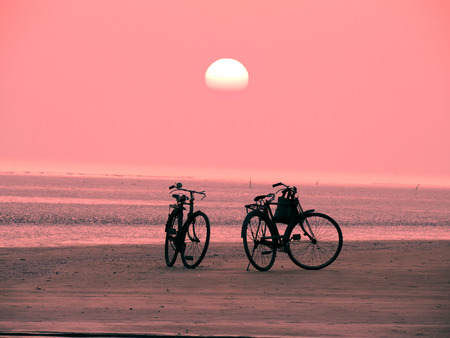 Cycle - Sunsetの写真素材
