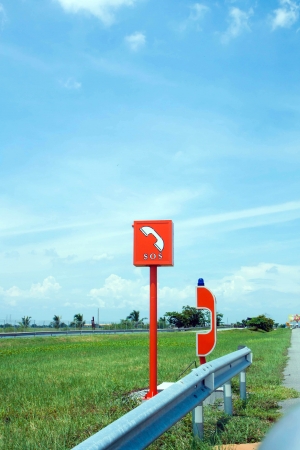 Sos booth sign on roadの写真素材