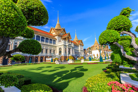 Grand palace, Wat pra kaew with blue sky, bangkok, Thailandのeditorial素材