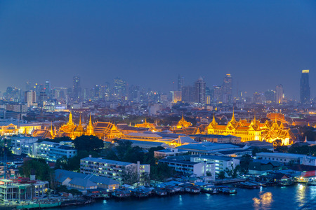 Grand Palace and Emerald Buddha Temple (Wat Phra Kaew) at twilight time, Bangkok, Thailandのeditorial素材