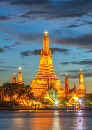 Wat Arun Buddhist religious places in twilight time, Bangkok, Thailandの写真素材
