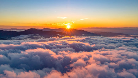 Sunrise over the clouds at Doi Inthanon National Park, Chiang Mai, Thailandの素材