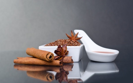 Star anise, cinnamon and flaxの写真素材