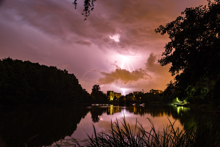 53  5000Vechernyaya groza nad Pekhorkoy, gorodskoy park BalashikhaEvening thunderstorm over Pekhorka, Balashikha city parkの写真素材