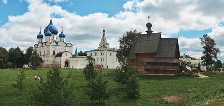 Suzdal, RUSSIA - July 29, 2018: Nativity Cathedral, the bell tower and Archbishop's chambersのeditorial素材