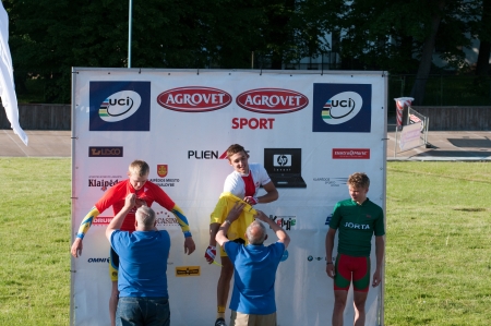 KLAIPEDA, LITHUANIA  26/05/2012: International junior bicycle race Auksines kopos 2012 (Golden Dunes 2012)のeditorial素材