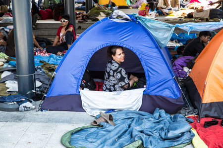 BUDAPEST, HUNGARY - AUGUST 31: Refugees and illegal immigrants stranded at the eastern Train Station on August 31, 2015 in Budapest, Hungary.のeditorial素材