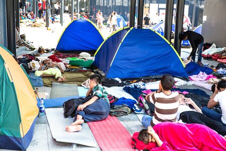 BUDAPEST, HUNGARY - AUGUST 31: Refugees and illegal immigrants stranded at the eastern Train Station on August 31, 2015 in Budapest, Hungary.のeditorial素材
