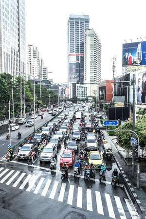 BANGKOK, THAILAND - JANUARY 21, 2016: View on traffic and daily life on January 21, 2016 in Bangkok, Thailand.のeditorial素材