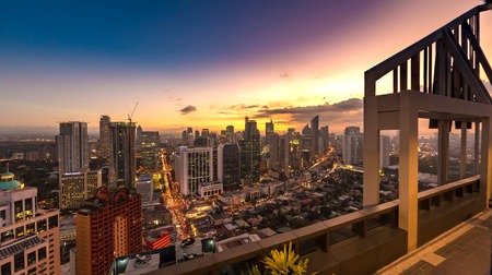 Day to night transition over the skyline in Manilaのeditorial素材