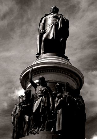 The Daniel O'Connell statue pictured in Dublin in Irelandの写真素材