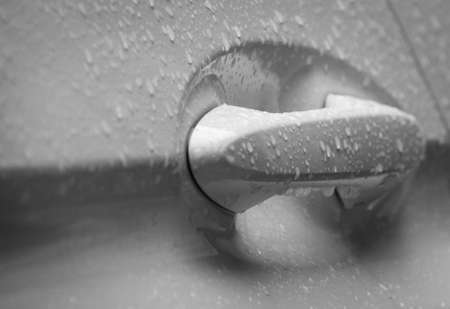 drop wet hold catch side car background