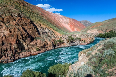 Rapid river Kekemeren, Tien Shan mountains, Kyrgyzstanの写真素材