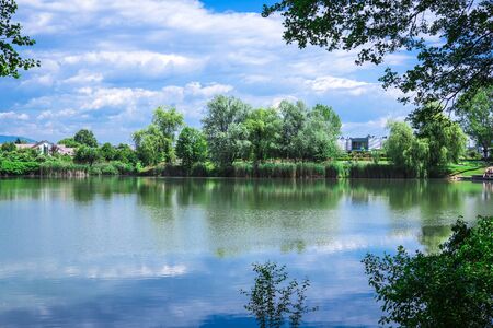 Lake in the middle of the parkの写真素材