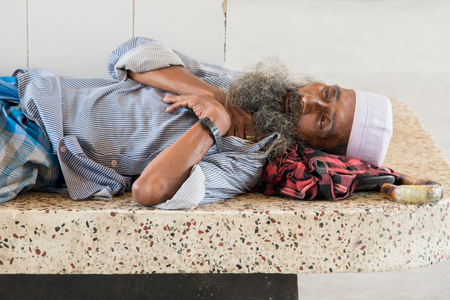 Dhaka, Bangladesh - April 29, 2016: Slum people located  Kamalapur Rail Stationのeditorial素材
