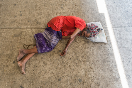Dhaka, Bangladesh - April 29, 2016: Slum people located  Kamalapur Rail Stationのeditorial素材