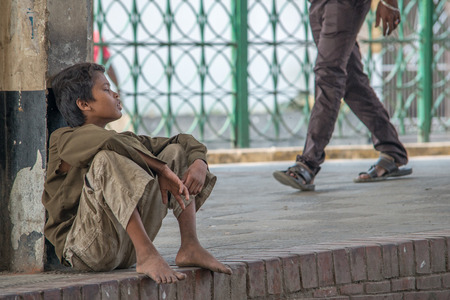 Dhaka, Bangladesh - April 29, 2016: Slum people located  Kamalapur Rail Stationのeditorial素材