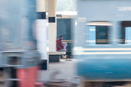Dhaka, Bangladesh - April 29, 2016: Slum people located  Kamalapur Rail Stationのeditorial素材