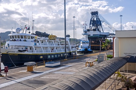 Ship is passing the Miraflores locks of the Panama Canalのeditorial素材