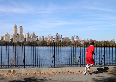 Jogger beside Central Park reservoir, Manhattan, Oct. 26, 2009のeditorial素材