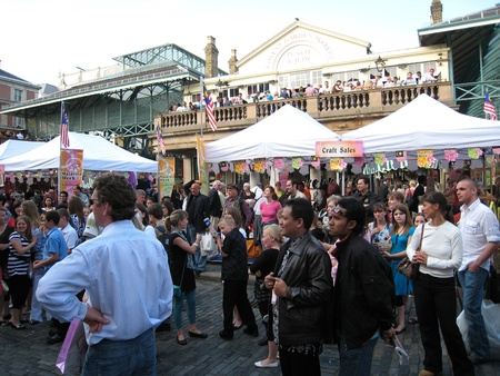 London, England, June 2007 -  Outdoor market at Covent Gardensのeditorial素材